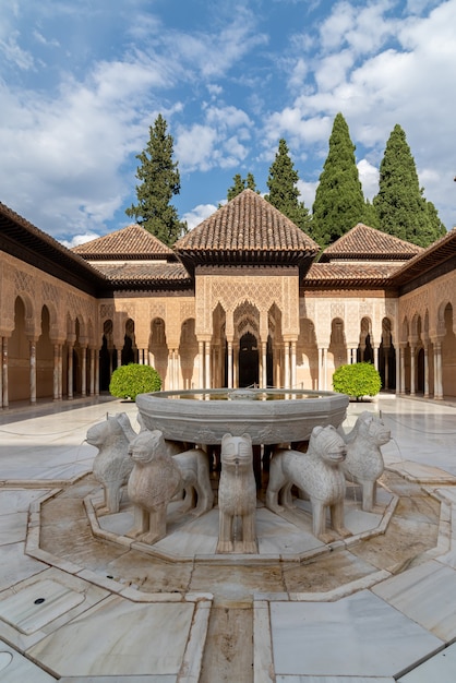 Premium Photo | Court of lions in alhambra palace, granada, spain