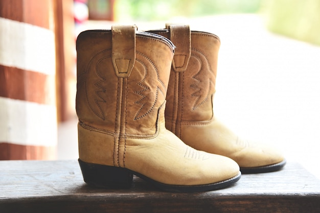 traditional cowboy boots