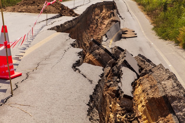 Premium Photo | Cracked road