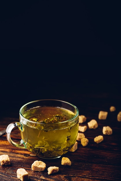 Чашка травяного чая фото