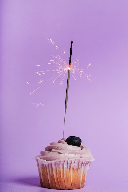 線香花火とカップケーキ 無料の写真