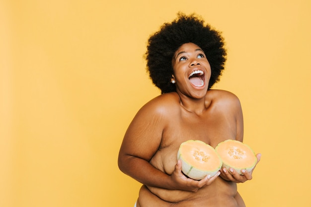 Premium Photo Curvy African American Woman With Melons