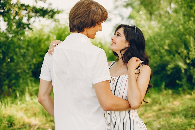 Free Photo Cute Couple In A Summer Park 