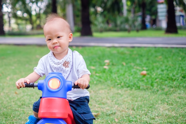 tricycle for 1 year old baby boy