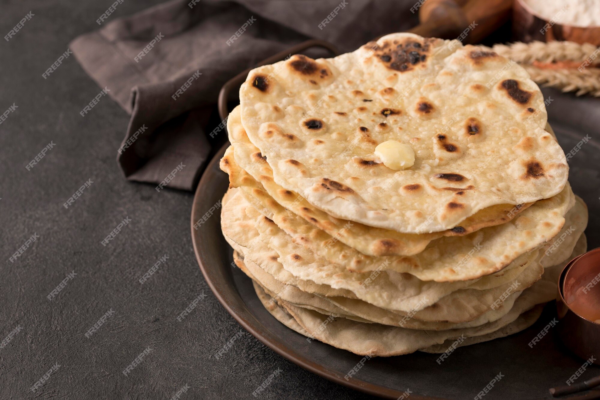 Free Photo | Delicious arrangement of nutritious roti