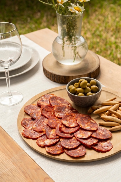 Free Photo | Delicious chorizo sliced on a plate