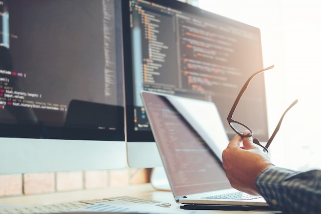 Developing programmer development website design and coding technologies Premium Photo
