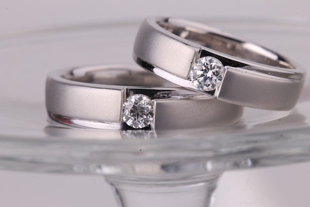 Premium Photo | Diamond couple ring