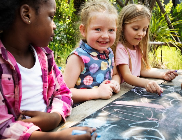 Premium Photo | Diverse group of kids drawing