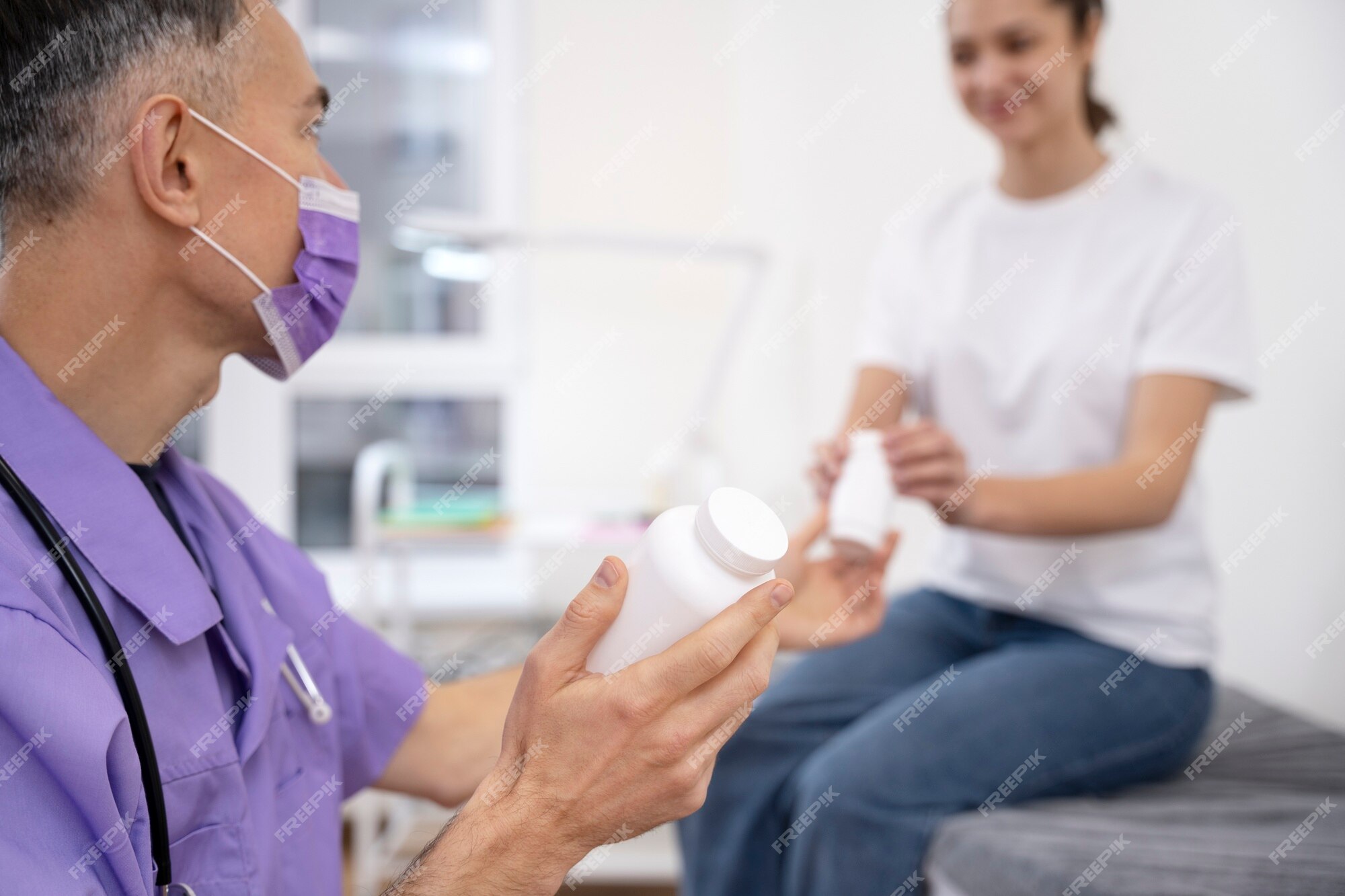 Free Photo Doctor Performing Routine Medical Checkup