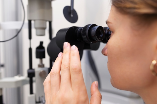 Free Photo Doctor Testing Patient Eyesight