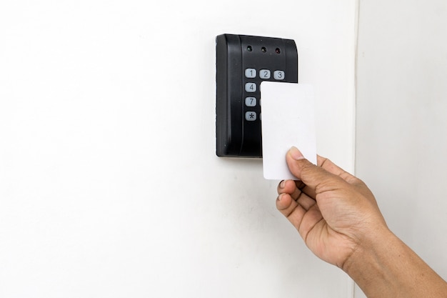 i want to hold a keykey lock the door tight i want to hold a keykey lock the door tight