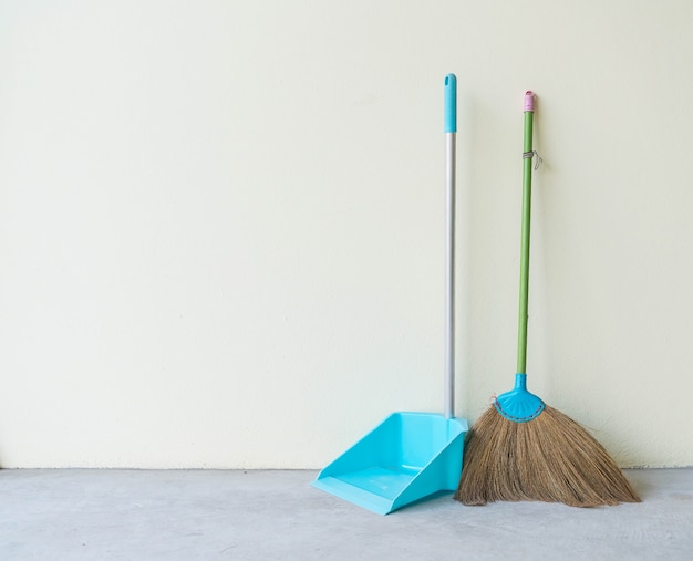 hand held broom and dust pan