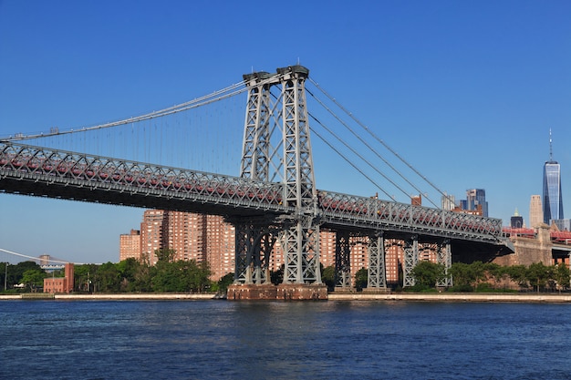 Eeast river in new york, united states Premium Photo
