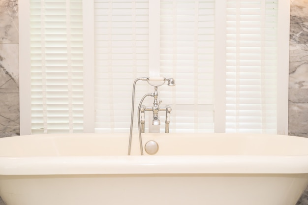 Empty white bathtub decoration interior Free Photo