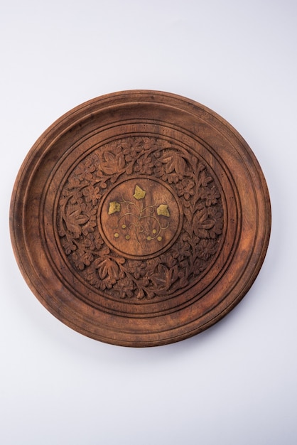 Premium Photo | Empty wooden bowl or decorative wooden plate, isolated