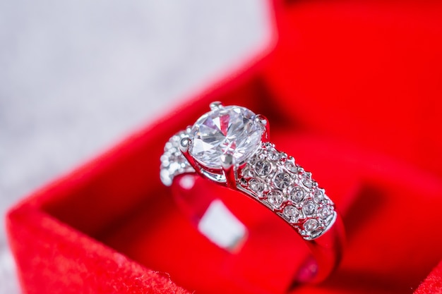 engagement ring gift box