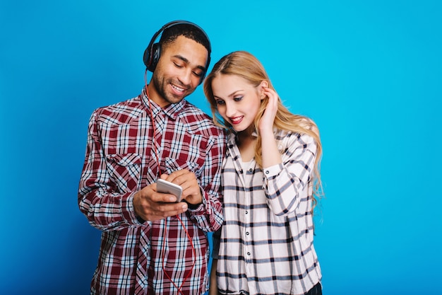 Free Photo | Enjoying free time of cute couple young stylish handsome man  and woman having fun tohgether. listening to music, weekends, relaxing,  songs, modern.