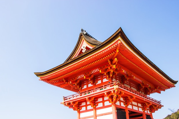 Premium Photo | Entrance gate kiyomizu-dera temple during cherry ...