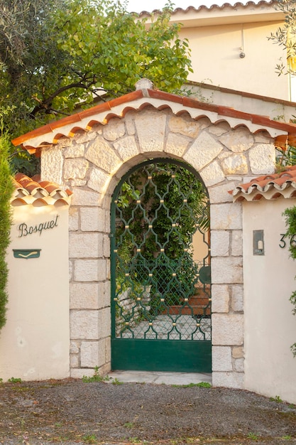 Premium Photo | Entrance of typical villa of provence france