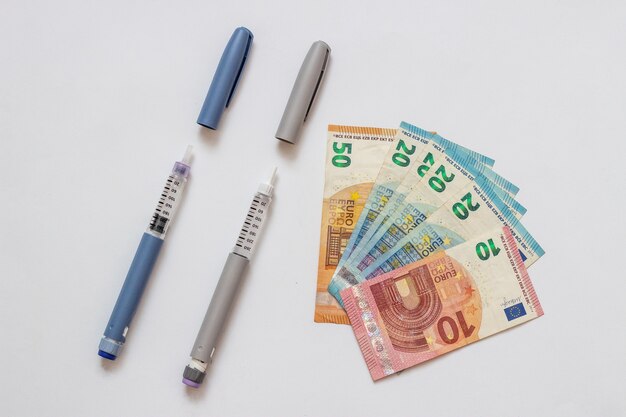 Premium Photo | Euro to buy insulin insulin for diabetics