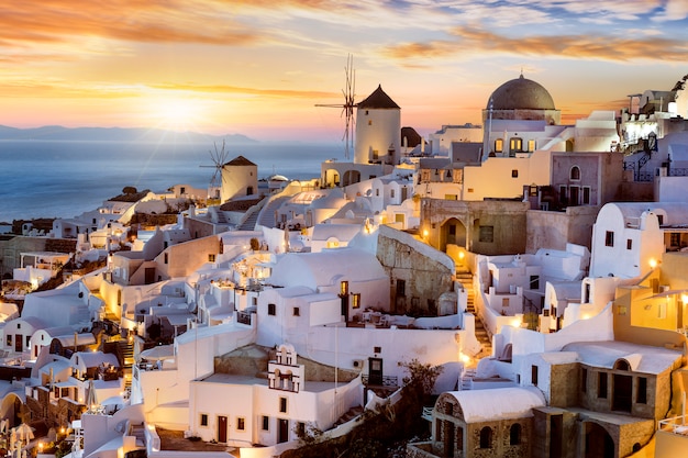 Premium Photo | Evening in oia, santorini, greece