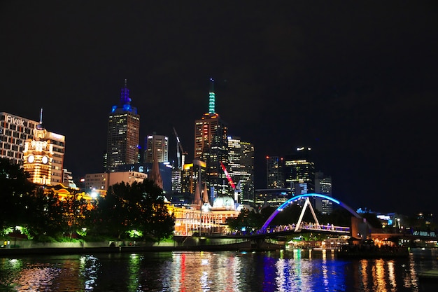 Premium Photo | Evening on the waterfront in melbourne