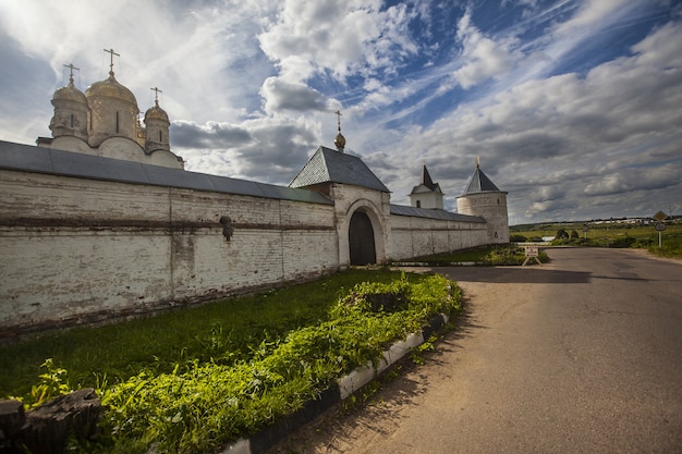 Лужецкий монастырь фото