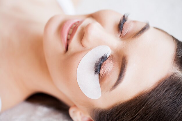 fake eyelashes salon