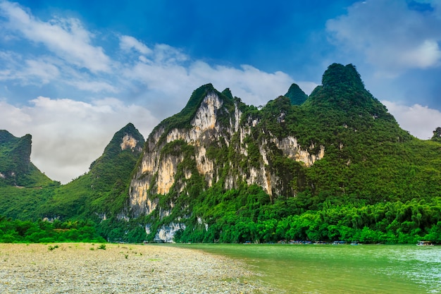 Free Photo | Famous hill chinese scenic lijiang reflection