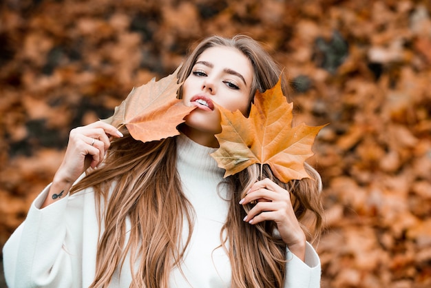 Premium Photo | Fashion autumn portrait of stylish woman, posing on ...