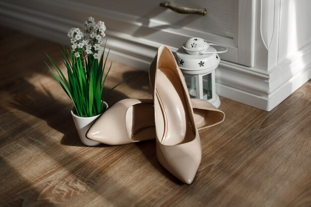 women's shoes wooden heels