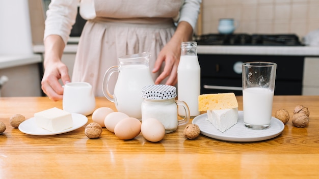 Ingredients to prepare cake