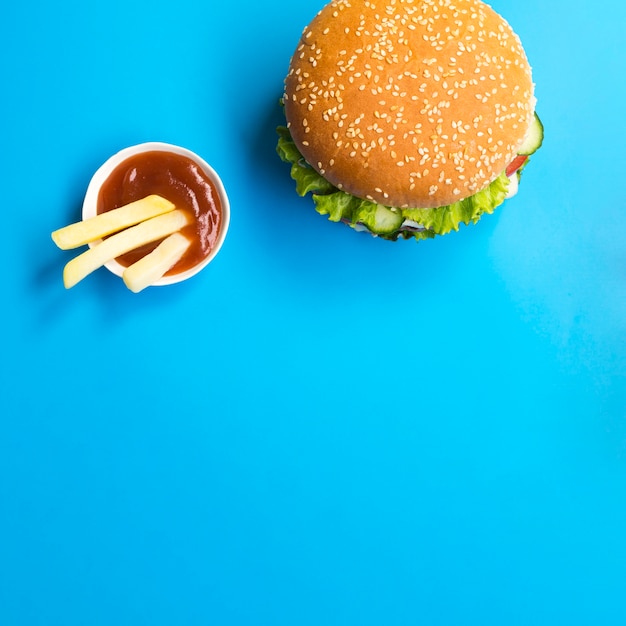 Flat lay of hamburger with copy space Free Photo