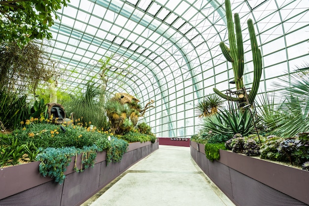 Free Photo | Flower dome garden and greenhouse forest for travel