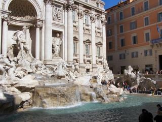 トレヴィの泉 ローマ 無料の写真