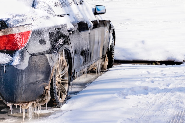 city car driving freezing