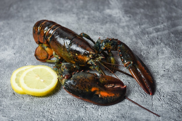 Premium Photo | Fresh lobster shellfish in the seafood restaurant for ...