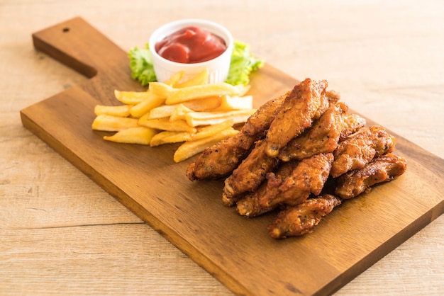 Fried chicken wings Premium Photo