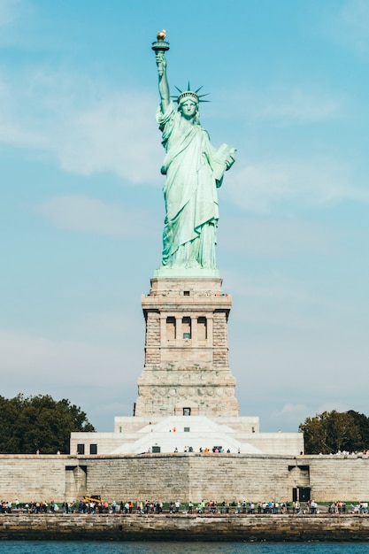 Premium Photo | Front View Of Statue Of Liberty In New York