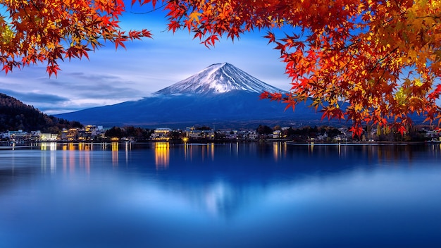 Fuji mountain and kawaguchiko lake in morning, autumn seasons fuji mountain at yamanachi in japan. Free Photo