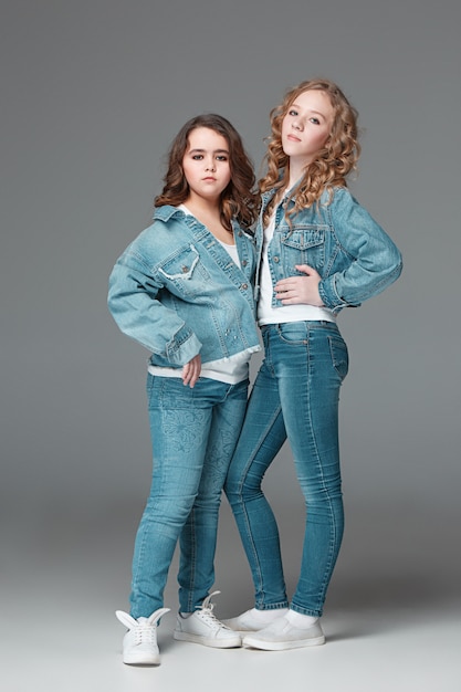 Teens In Jeans Galleries