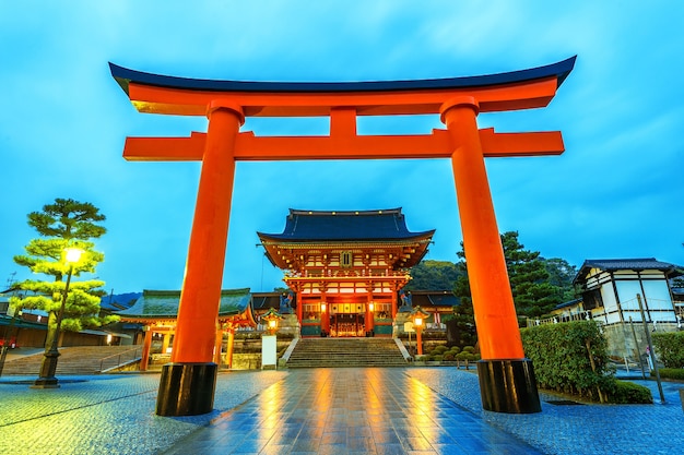 Free Photo | Fushimi inari shrine in kyoto, japan