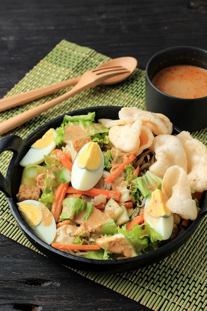 Premium Photo Gado Gado Indonesian Traditional Food Mix Vegetable Salad Served With Peanut