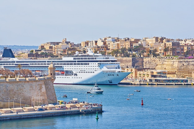 biggest cruise liner in malta