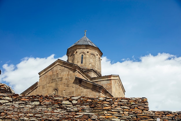 Premium Photo | Gergeti trinity church in georgia