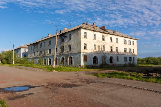 Premium Photo | Ghost town sovetsky, vorkuta. empty streets of an ...