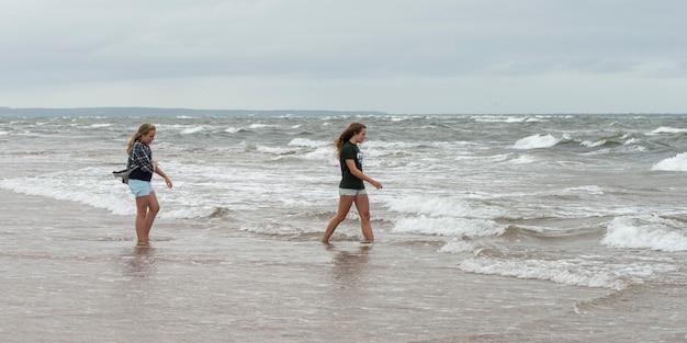 Girls On The Beach Prince Edward Island Canada Photo Premium Images, Photos, Reviews