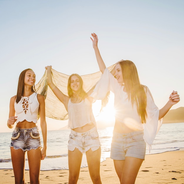 Free Photo | Girls dancing at beach party