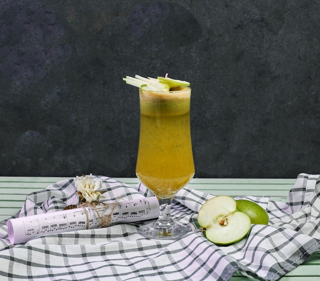 apple juice cocktail